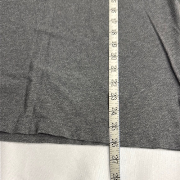 PINK Victoria's Secret Gray Short Sleeve Tee Classic Fit - Picture 5 of 6